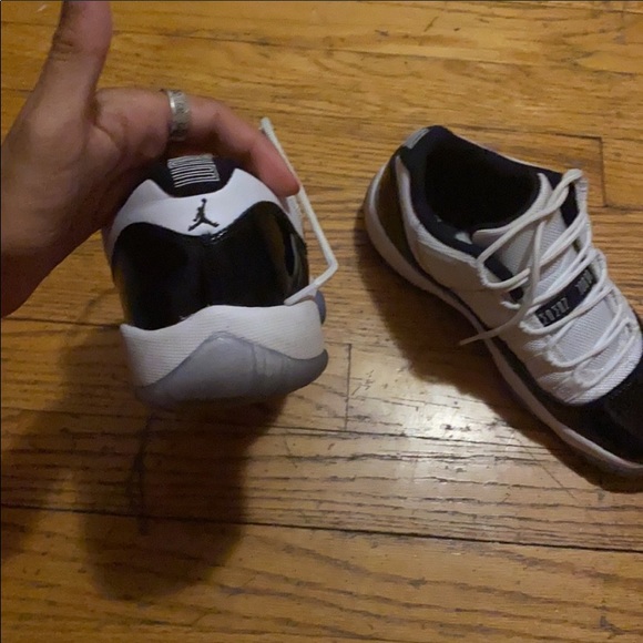 COPY - Jordan 11 Concord - Picture 3 of 5